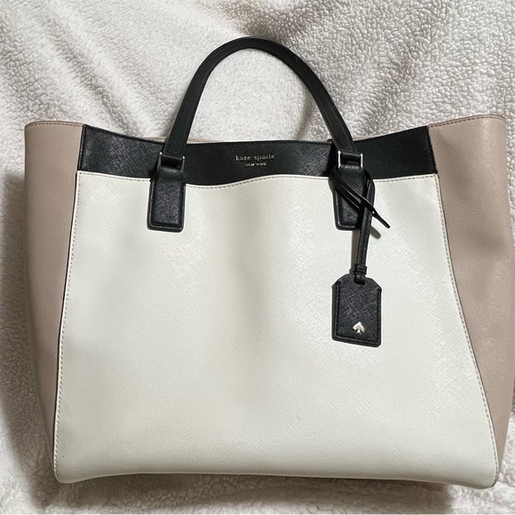 kate spade Handbags - Kate Spade black and white Cameron tote